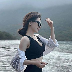 Vika escort in Jakarta offers sexo oral com preservativo services