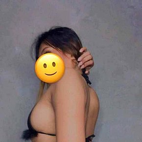 Leigh-Collins Completamente Natural escort in  offers Masturbação services