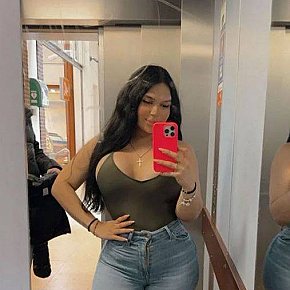 Hot-Latina Vip Escort escort in  offers Masaje erótico
 services