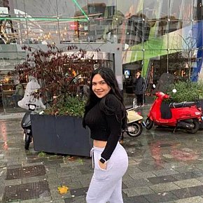 Hot-Latina Vip Escort escort in  offers Masaje erótico
 services