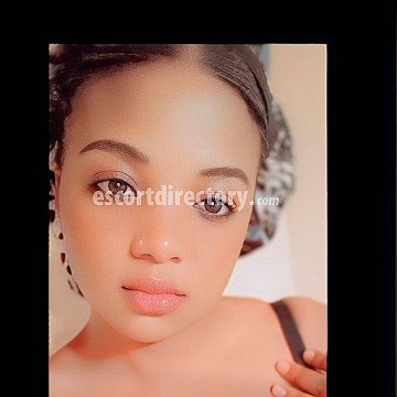 Ellynn escort in Doha offers Dusch services