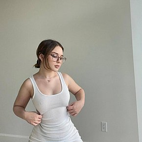 Katrin College Girl
 escort in Hamburg offers Sărut services