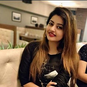 Prity escort in Mumbai offers Embrasser avec la langue services