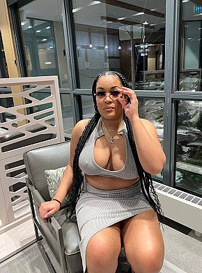 Sia Matura escort in Montreal offers Sega services