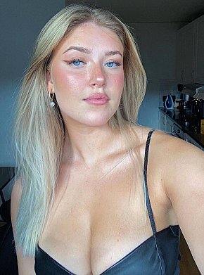 MIKAELA escort in Prague offers Web cam services