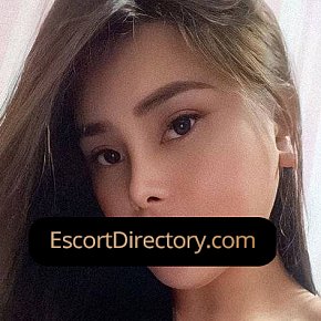 Kristal escort in  offers Zungenküsse services