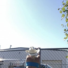 Summer Vip Escort escort in Montreal offers Sex în Diferite Poziţii services