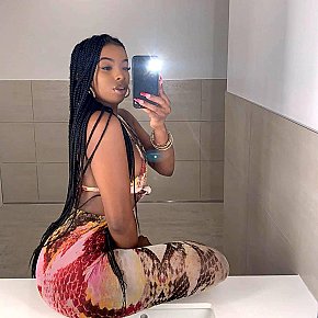 NICOLE Modelo/Ex-modelo escort in Doha offers Posição 69 services