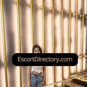 Felicia escort in Kuta Bali offers Finalizare în Gură services