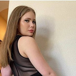 Mayan-sexy Menue escort in  offers Sexe anal services