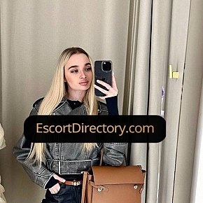 Larisa escort in Florence offers Striptease/Lapdance services
