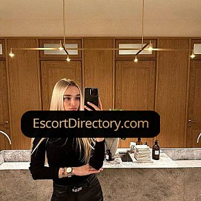 Larisa escort in Florence offers Striptease/Lapdance services