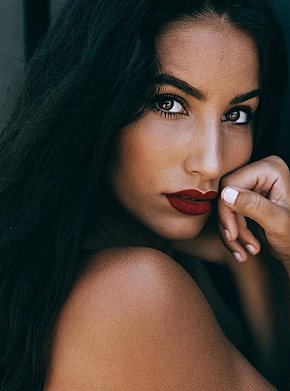 Maria Completamente Natural escort in Amsterdam offers Posição 69 services