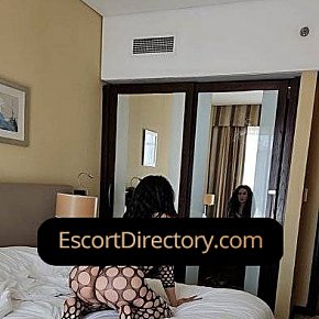 Esma Vip Escort escort in Dubai offers Fußfetisch services
