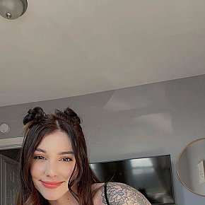 Linda escort in Berlin offers Blowjob with Condom services