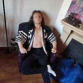 MrHarvester escort in Istanbul offers Ins Gesicht spritzen services