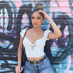Krizza Mignonă escort in Manila offers Sex în Diferite Poziţii services