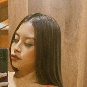 Camila Pequeña Y Delgada escort in 