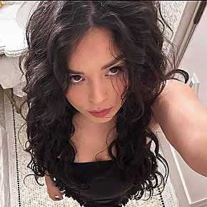 BUNNY Natürlich escort in London offers Sex in versch. Positionen services