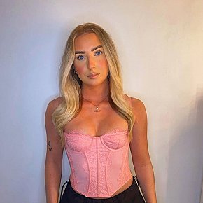 Elizabeth Posterior Mare escort in Amsterdam offers Sex în Diferite Poziţii services