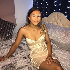 Elizabeth Posterior Mare escort in Amsterdam offers Sex în Diferite Poziţii services