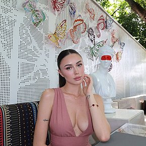 Stella-Brown Culo Enorme escort in Berlin offers Masaje íntimo
 services