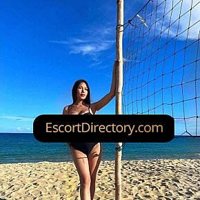 Maria escort in Makati offers Costumi/uniformi services