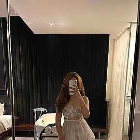 Ratuparty Petite escort in Hong Kong offers Küssen bei Sympathie services