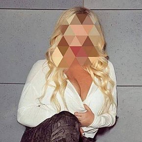 Adina Mûre escort in 