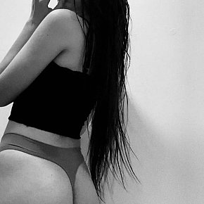 Aiperi Model/Ex-Model escort in London offers Erotische Massage services