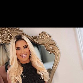 Baby-versace Modelo/Ex-modelo escort in Porto offers Ejaculação no corpo (COB) services