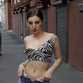 LERA Superbunduda escort in Moscow offers Ejaculação na boca services
