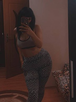 Ryvonne Vip Escort escort in Paris offers Ejaculation sur le corps services