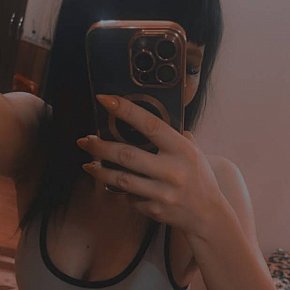 Ryvonne Vip Escort escort in Paris offers Ejaculation sur le corps services