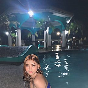 SUSHI Petite escort in Makati offers Küssen services