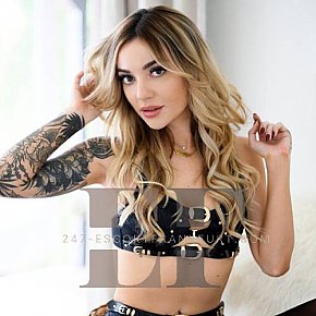 Aurelia Sin Operar escort in Frankfurt offers Juegos con dildo
 services