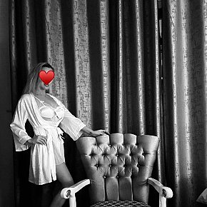 Emma escort in Dubai offers Mistress (hard) services