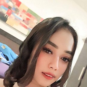 Zee escort in Kuta Bali offers Sărut services