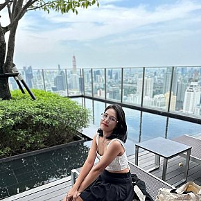 Nira escort in Bangkok offers Deep Throat (Gola profonda) services