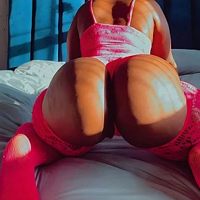 Hot_chocolate Completamente Naturale escort in Jeddah offers Massaggio erotico services