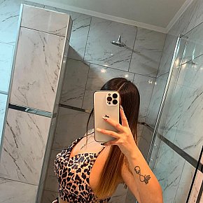 Carole escort in Toronto offers Mamada sin condón
 services