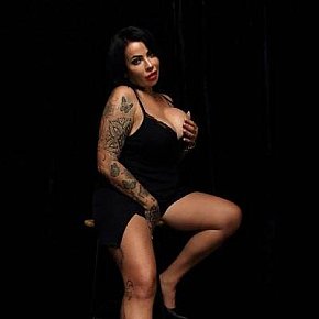 Linna escort in Amsterdam offers Intimate massage services