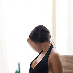 Caroline Gelegentlich escort in Paris offers Handjob services