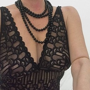 Elenor escort in  offers Körperbesamung services