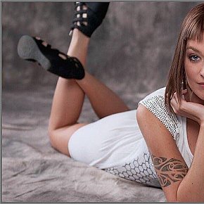 Terry Colegiala escort in Prague offers Sexo en diferentes posturas
 services