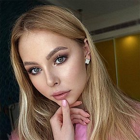 julia Model/Fost Model escort in Istanbul offers Sărut services