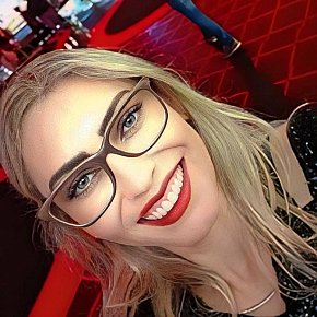 Michelle-Dias-Paty-Girl escort in Charleville-Mézières offers Whirlpool services