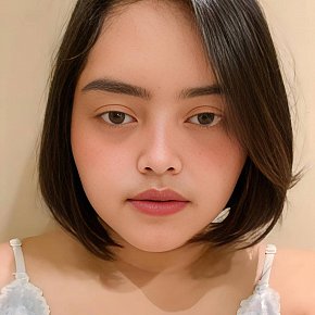 Rika-sexy-BBW Modelo/Ex-modelo escort in Kuta Bali offers Chupar e lamber o saco services