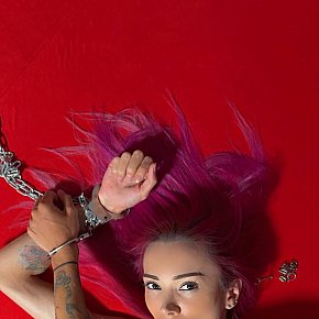 Alex Model/Ex-Model escort in Manama offers Dusch services