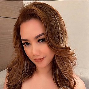 Loly Großer Busen escort in Dubai offers Zungenanal (passiv) services